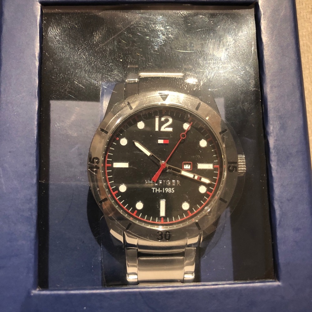 Tommy Hilfiger un opened watch